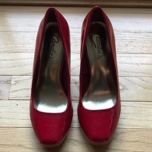 (Cherry) Red Pumps